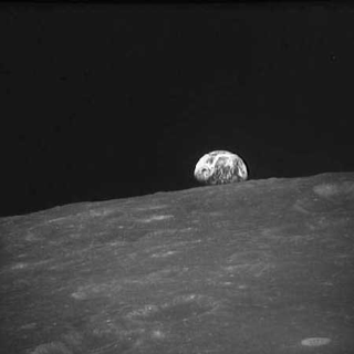Illustration for article titled 50 años de Earthrise: cómo se hizo la icónica imagen que cambió nuestra percepción de la Tierra